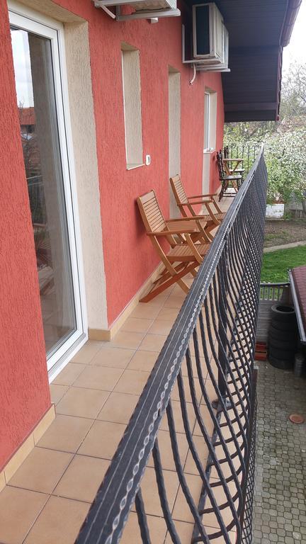 Family Pension Arad Extérieur photo