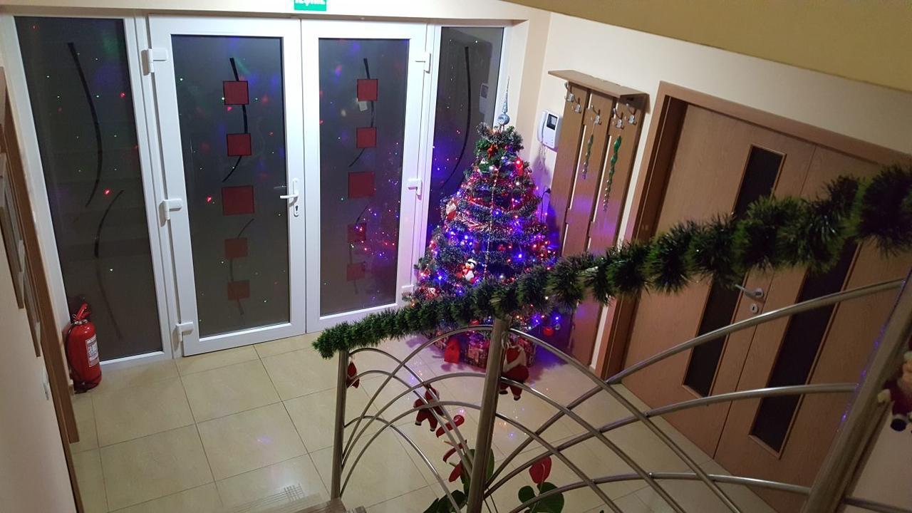Family Pension Arad Extérieur photo